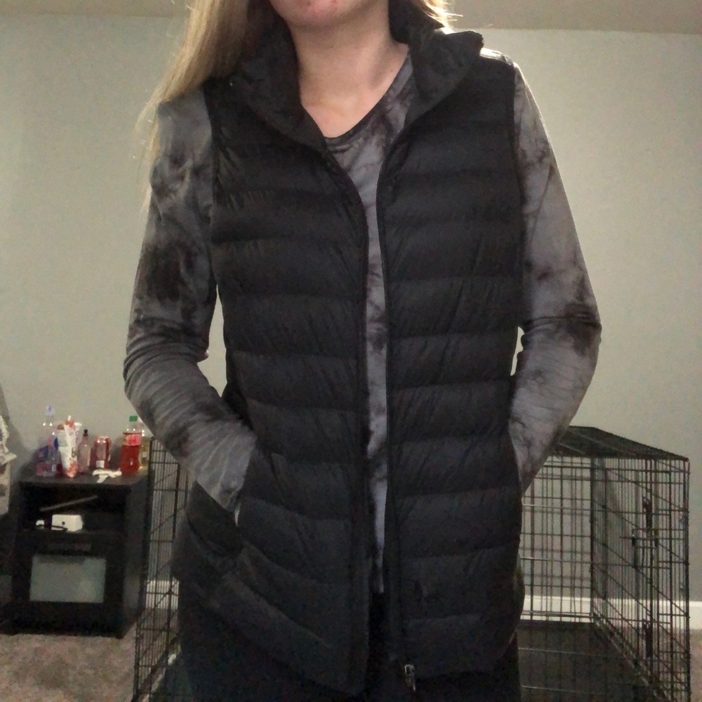 Black bubble vest